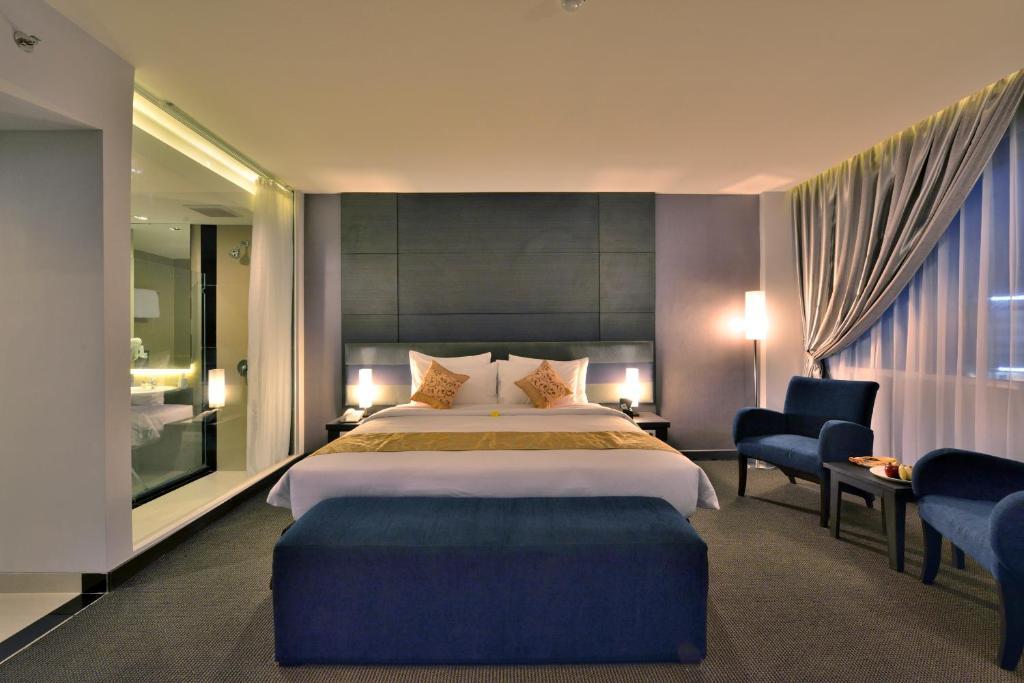 Tjokro Hotel Пеканбару Екстериор снимка