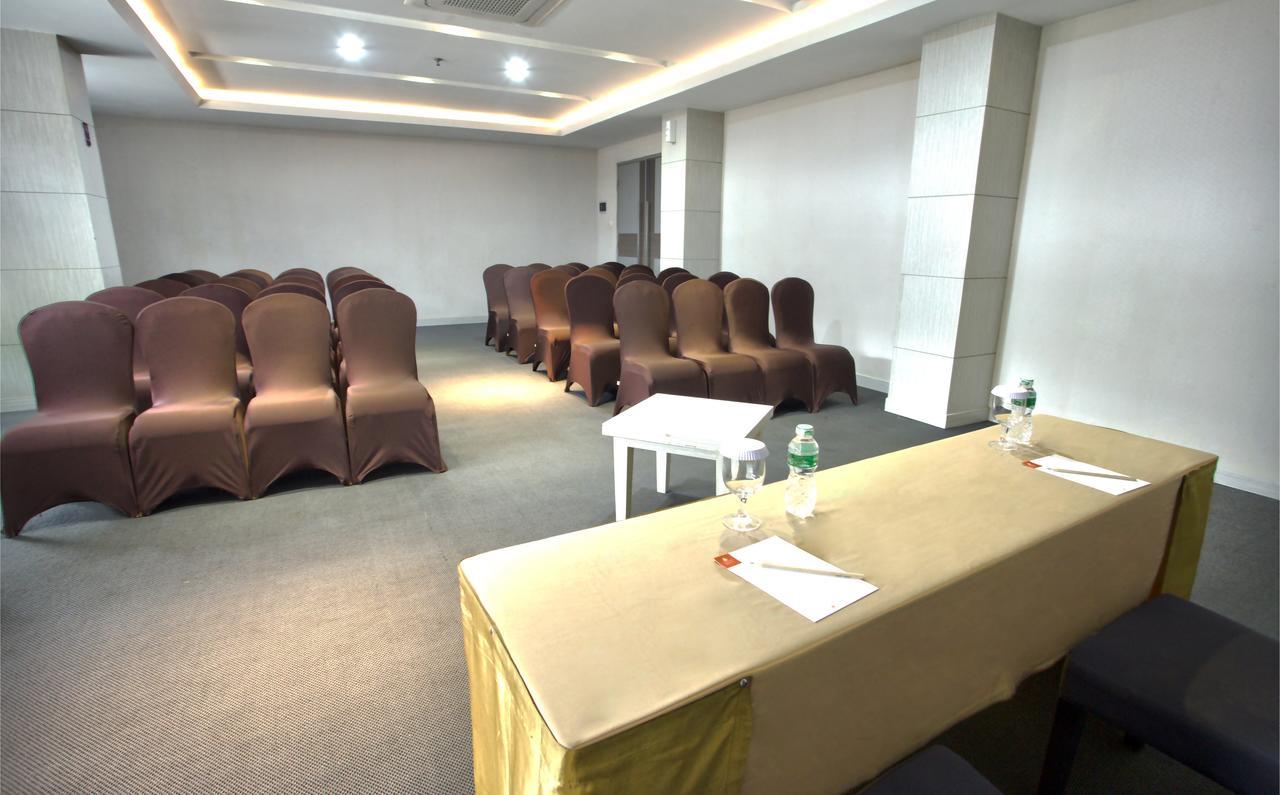 Tjokro Hotel Пеканбару Екстериор снимка